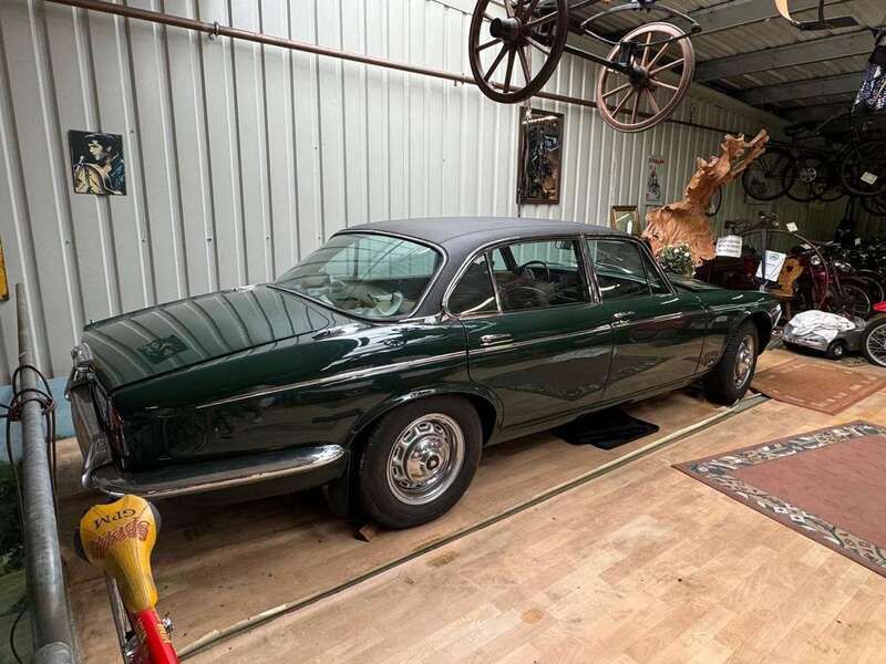 British racing green Gebraucht 1974 Jaguar XJ12 Limousine | 12.500 € - Bild 1/4