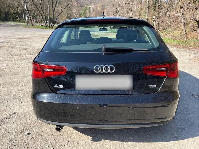 Second-hand Audi A3 Ambiente 110 CP (80 kW) 2014 Negru Berlinǎ