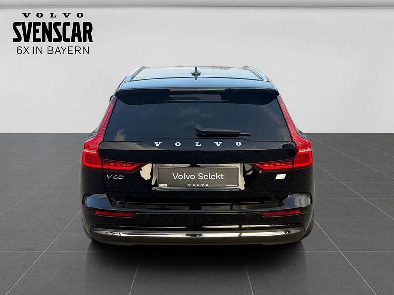 Gebraucht Volvo V60 Core 398 PS (292 kW) 2023 Schwarz Kombi