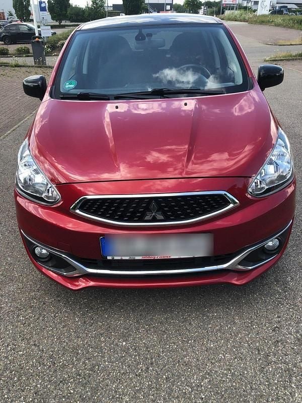 Rot Gebraucht 2019 Mitsubishi Space Star Active Limousine | 8.800 € (Guter Preis) - Bild 1/4