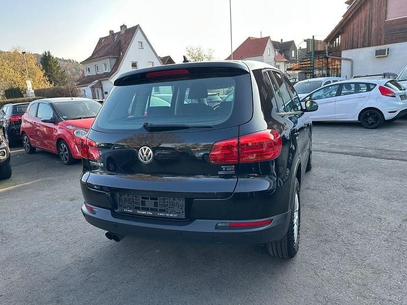 Gebraucht VW Tiguan Trendline 122 PS (89 kW) 2014 Schwarz SUV