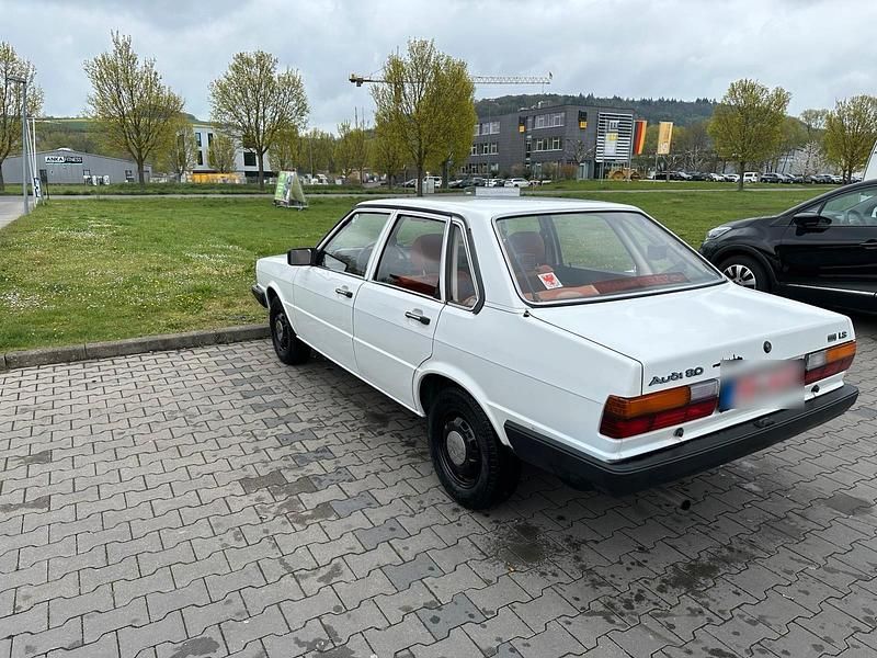Second-hand Audi 80 55 CP (40 kW) 1979 Alb Berlinǎ
