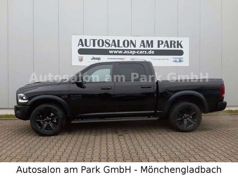 Gebraucht Dodge Ram 401 PS (294 kW) 2023 Diamond black Pickup
