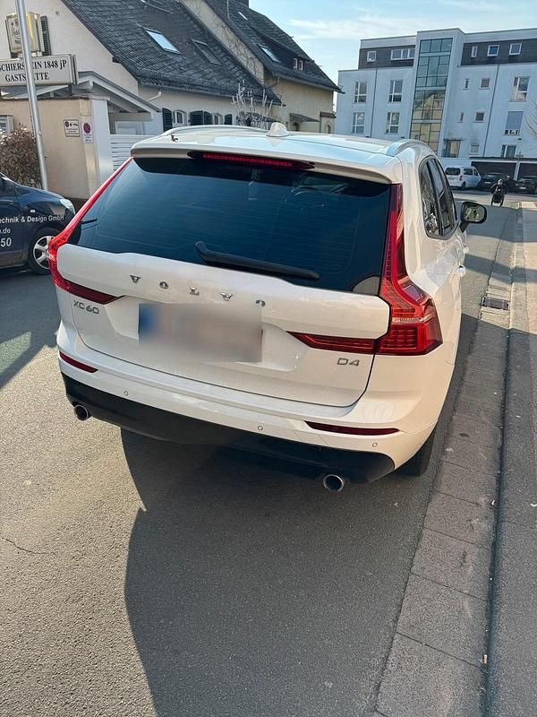 Gebraucht Volvo XC60 190 PS (139 kW) 2019 Weiß SUV