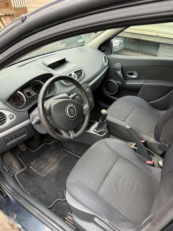 Gebraucht Renault Clio II 111 PS (81 kW) 2007 Grau Limousine