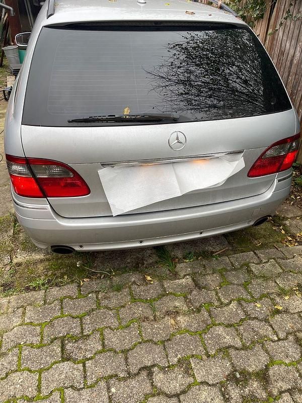 Gebraucht Mercedes E320 Avantgarde 224 PS (164 kW) 2006 Silber Kombi