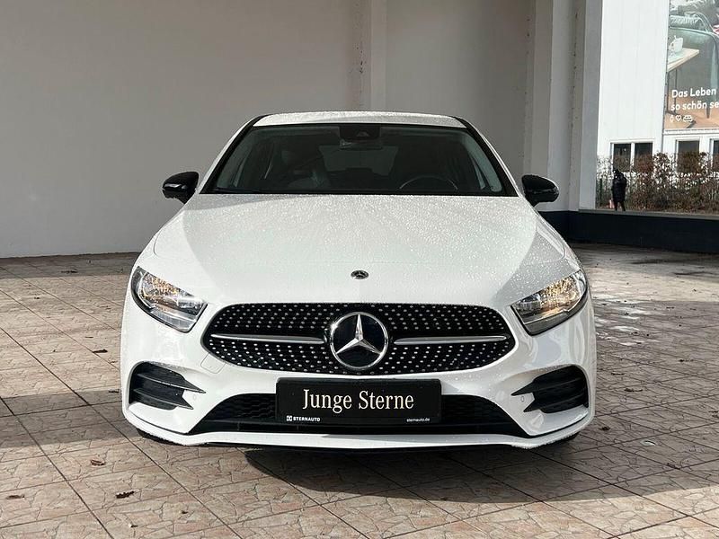 Gebraucht Mercedes A250 AMG line 218 PS (160 kW) 2022 Unilack polarweiß Limousine