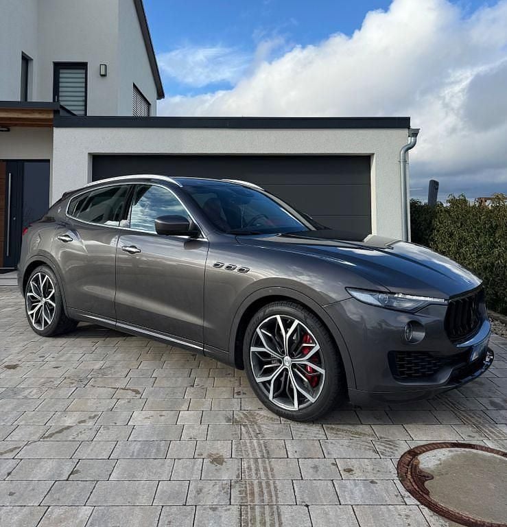 Gebraucht Maserati Levante 430 PS (316 kW) 2018 Grau SUV