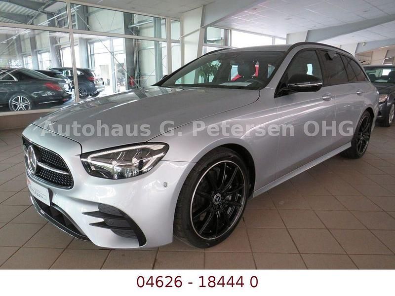 Silber Gebraucht 2023 Mercedes E220 Night Limousine | 38.490 € (Fairer Preis) - Bild 1/4