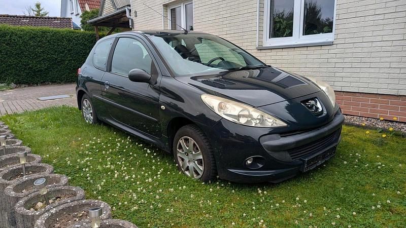 Schwarz Gebraucht 2010 Peugeot 206+ Kleinwagen | 800 € (Superpreis) - Bild 1/4