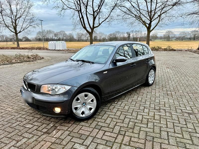 Gebraucht BMW 118 122 PS (89 kW) 2005 Grau Kleinwagen