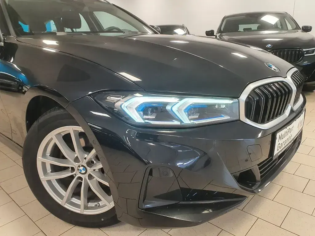 Gebraucht BMW 320 190 PS (139 kW) 2023 Schwarz Limousine