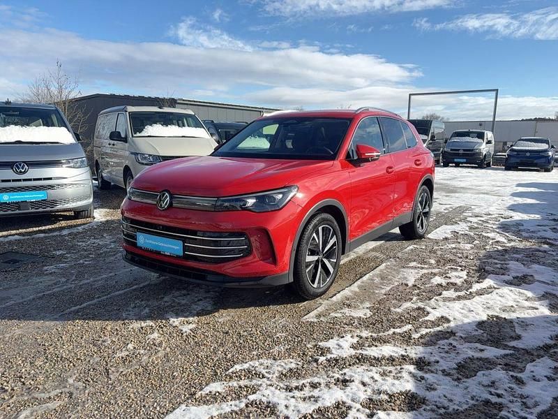 Gebraucht VW Tiguan Elegance 150 PS (110 kW) 2024 Rot SUV
