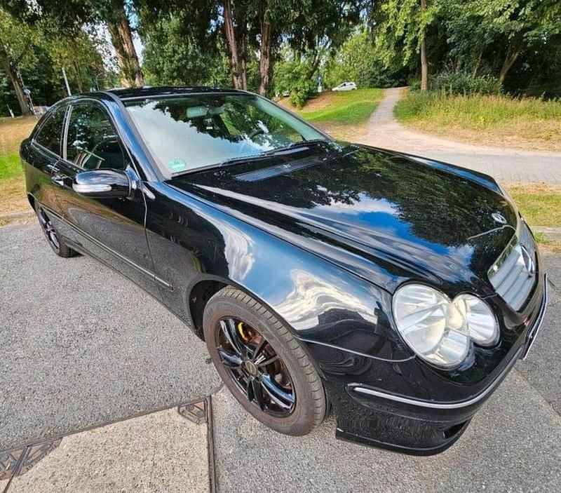 Schwarz Gebraucht 2006 Mercedes C160 Coupé | 4.399 € (Guter Preis) - Bild 1/4