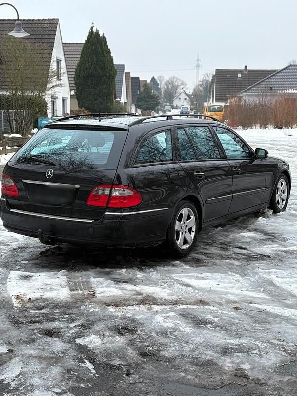 Gebraucht Mercedes E320 Avantgarde 224 PS (164 kW) 2007 Schwarz Kombi