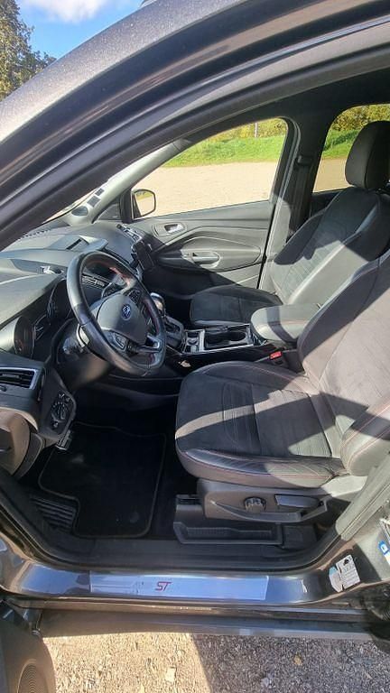 Gebraucht Ford Kuga ST-Line 175 PS (128 kW) 2019 Grau SUV