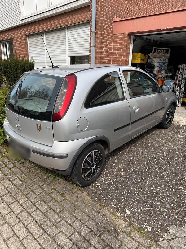 Usata Opel Corsa 90 CV (66 kW) 2004 Grigio Utilitaria