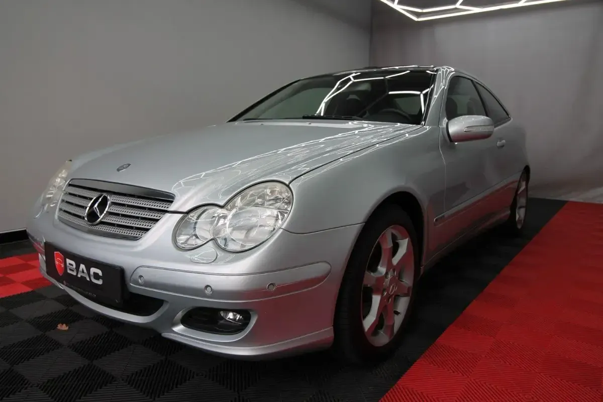 Gebraucht Mercedes C220 Sportline 150 PS (110 kW) 2006 Silber Coupé