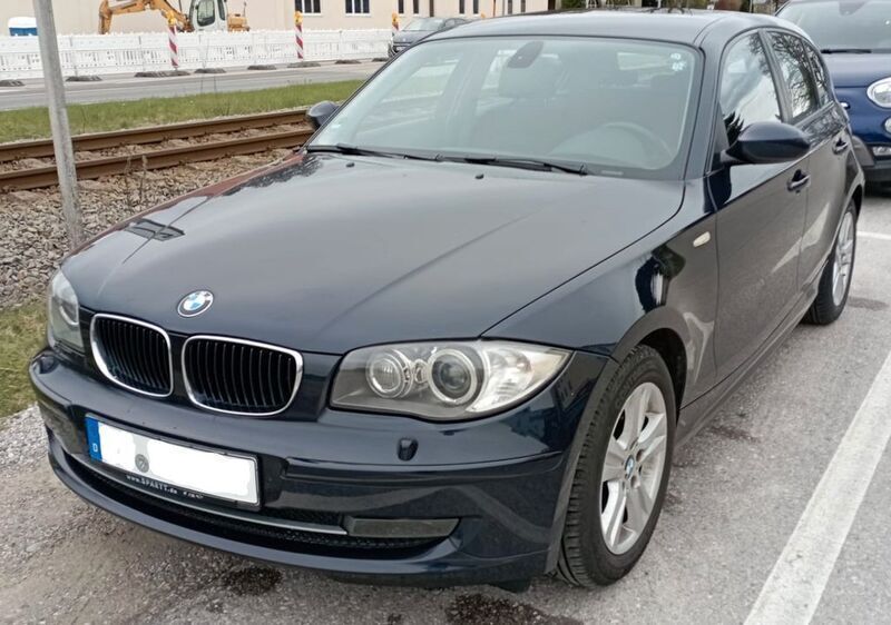 Blau Gebraucht 2008 BMW 118 Kleinwagen | 4.900 € (Fairer Preis) - Bild 1/4