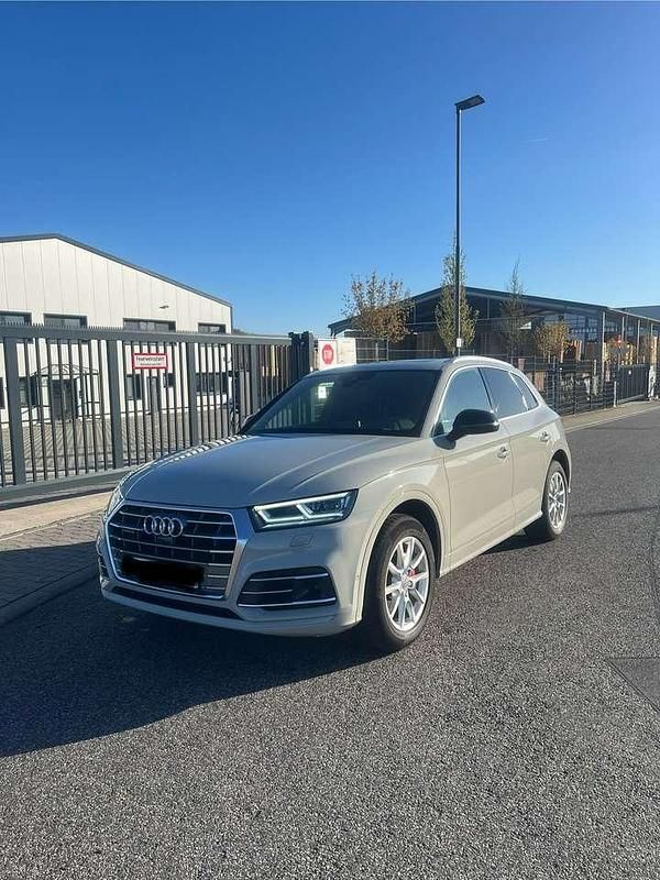 Grau Gebraucht 2019 Audi Q5 S-Line SUV | 40.999 € (Teuer) - Bild 1/4
