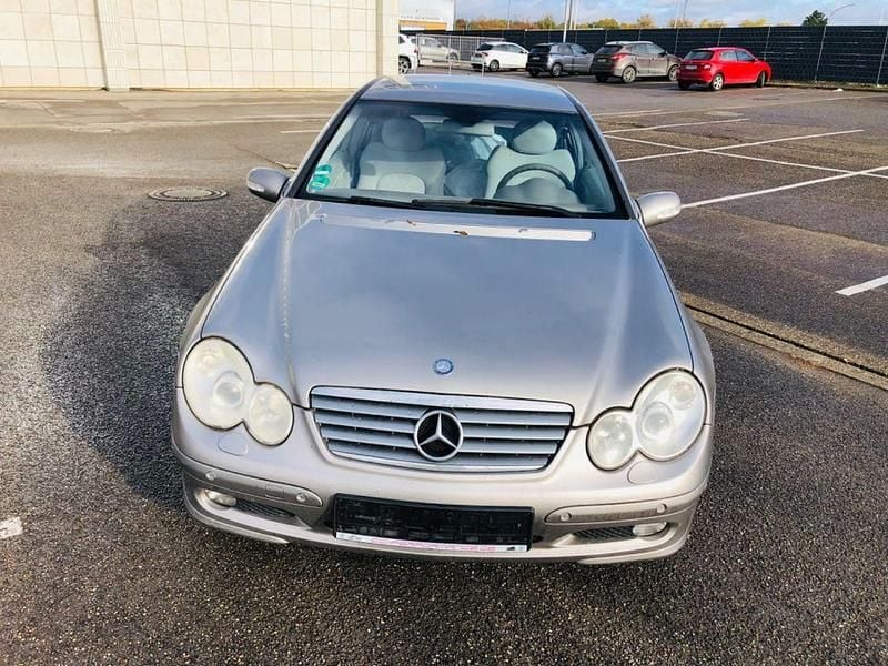 Silber Gebraucht 2004 Mercedes C220 Coupé | 1.000 € (Superpreis) - Bild 1/4