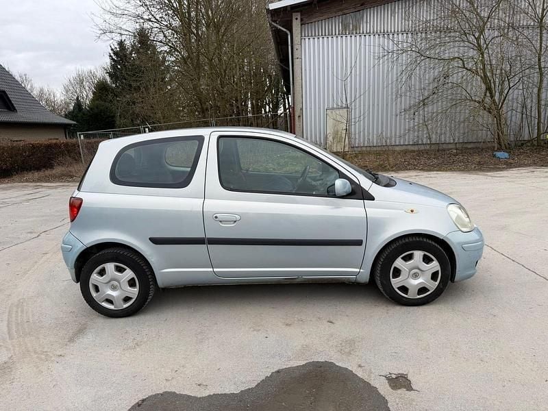 Gebraucht Toyota Yaris 87 PS (63 kW) 2003 Blau Kleinwagen