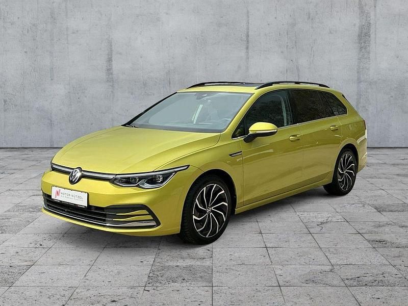 Gebraucht VW Golf VIII Style 150 PS (110 kW) 2022 Gelb Kombi