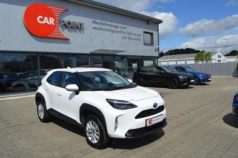 Weiß Gebraucht 2023 Toyota Yaris Cross Comfort SUV | 22.990 € (Guter Preis) - Bild 1/4