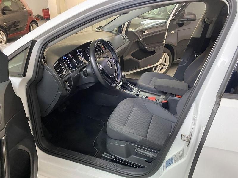 Gebraucht VW Golf 100 kW (136 PS) 2019 Weiß Limousine