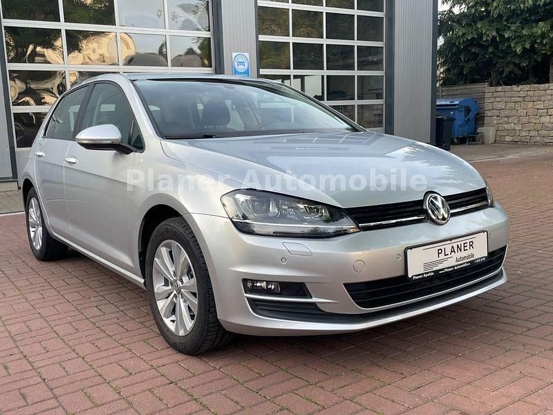 Silber Gebraucht 2017 VW Golf VII Comfortline Limousine | 13.990 € (Guter Preis) - Bild 1/4