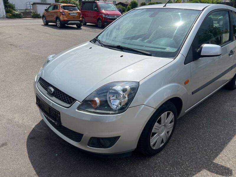 Silber Gebraucht 2007 Ford Fiesta Kleinwagen | 2.000 € (Fairer Preis) - Bild 1/4
