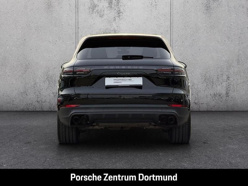 Second-hand Porsche Cayenne Platinum Edition 340 CP (250 kW) 2023 Negru SUV