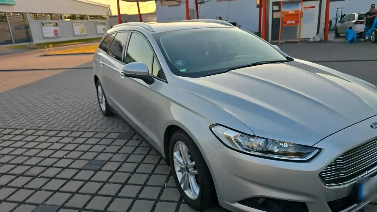 Gebraucht Ford Mondeo 150 PS (110 kW) 2017 Silber Kombi