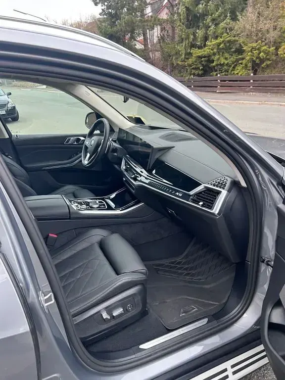 Gebraucht BMW X5 Sport Line 298 PS (219 kW) 2025 Grau SUV