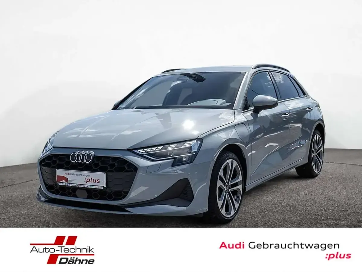 Gebraucht Audi A3 Sport 204 PS (150 kW) 2025 Limousine