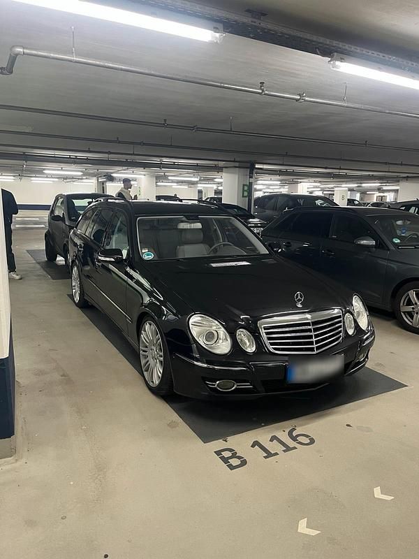 Second-hand Mercedes E280 190 CP (139 kW) 2008 Negru Break