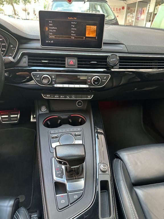 Gebraucht Audi A4 Sport 190 PS (139 kW) 2016 Grau Limousine