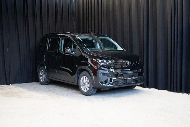 Gebraucht Peugeot Rifter Allure 131 PS (96 kW) 2025 Schwarz Van / Kleinbus