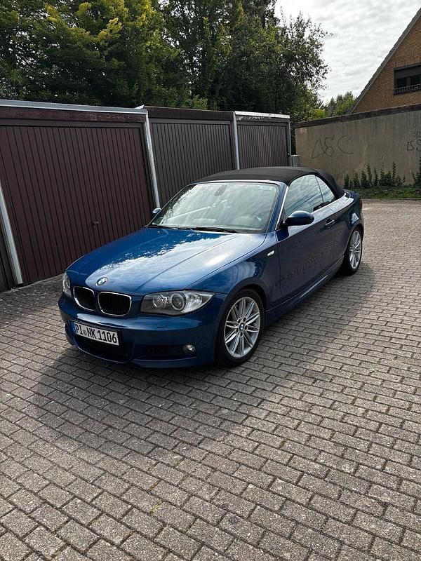 Blau Gebraucht 2009 BMW 123 Cabriolet M Sport Cabrio | 9.290 € (Fairer Preis) - Bild 1/4