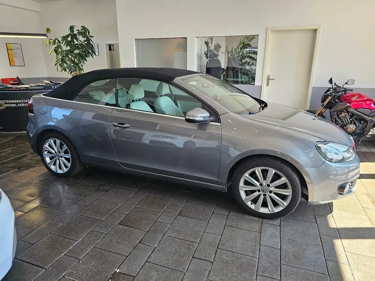 Gebraucht VW Golf Cabriolet Highline 140 PS (102 kW) 2012 Grau Cabrio
