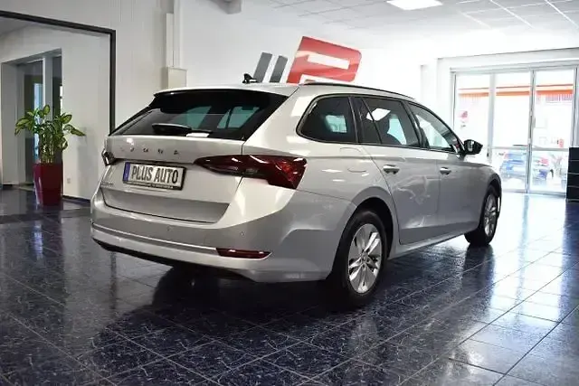 Gebraucht Skoda Octavia Ambition 116 PS (85 kW) 2022 Brilliantsilber Kombi