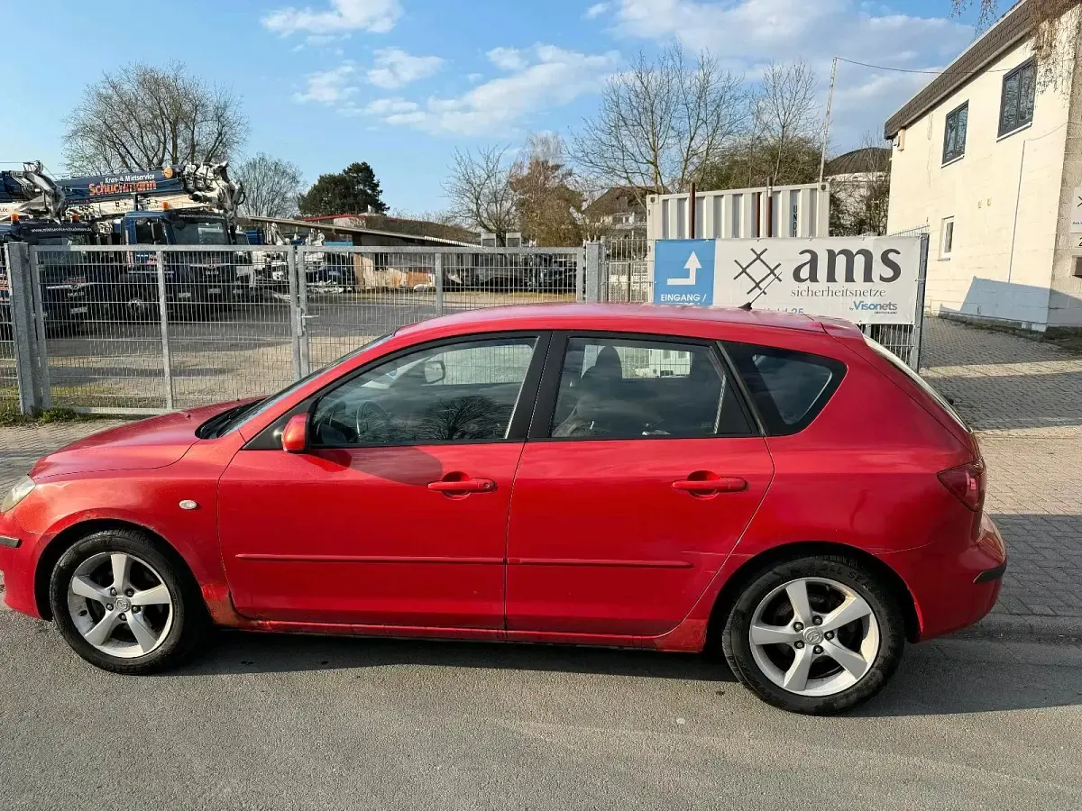 Gebraucht Mazda 3 105 PS (77 kW) 2003 Rot Kleinwagen