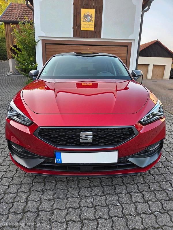 Rot Gebraucht 2020 Seat Leon FR Limousine | 19.499 € (Fairer Preis) - Bild 1/4
