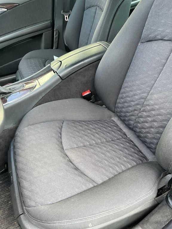 Gebraucht Mercedes E220 Classic 150 PS (110 kW) 2003 Braun Limousine