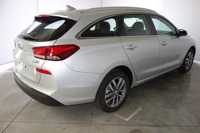 Gebraucht Hyundai i30 Trend 140 PS (102 kW) 2019 Silber Kombi
