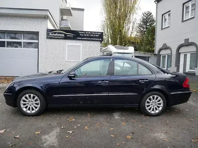 Używany Mercedes E280 Elegance 390 KM (286 kW) 2007 Czarny Sedan/Limuzyna