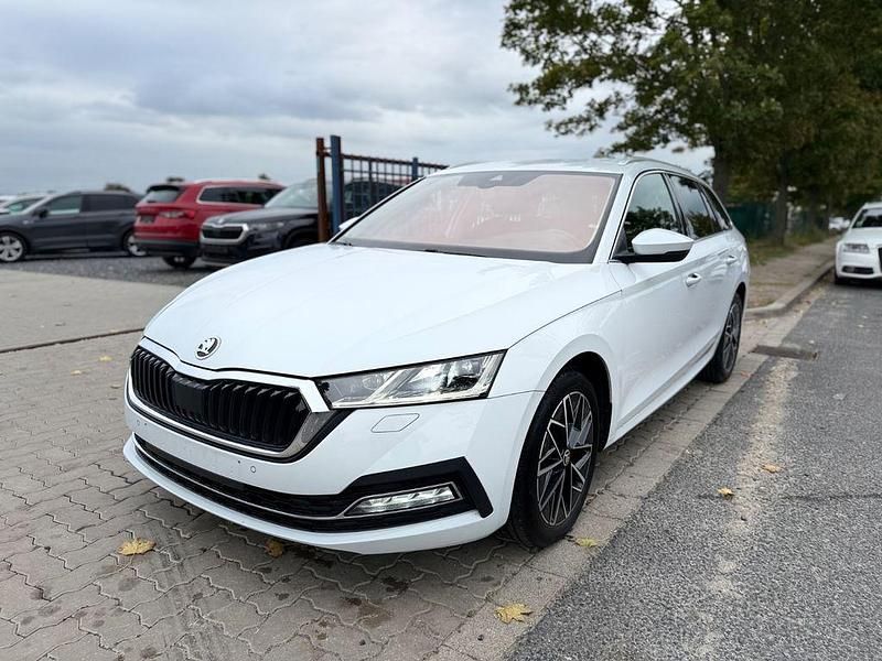 Weiß Gebraucht 2020 Skoda Octavia Style Kombi | 15.300 € (Fairer Preis) - Bild 1/4