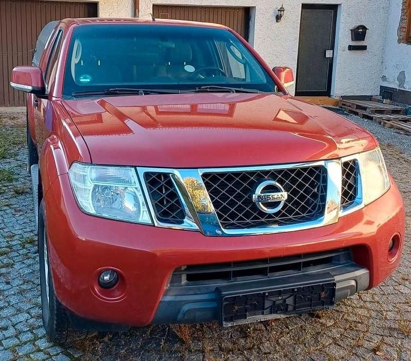 Gebraucht Nissan Navara 190 PS (139 kW) 2013 Orange Abholung