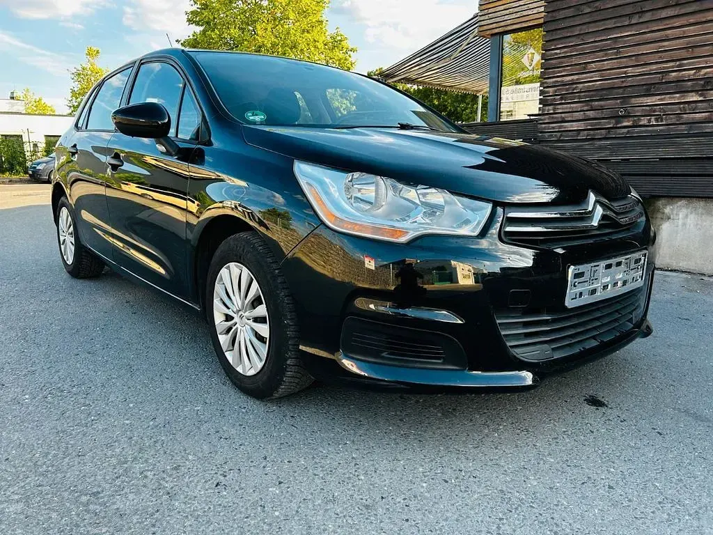 Gebraucht Citroën C4 Attraction 95 PS (69 kW) 2012 Schwarz Limousine