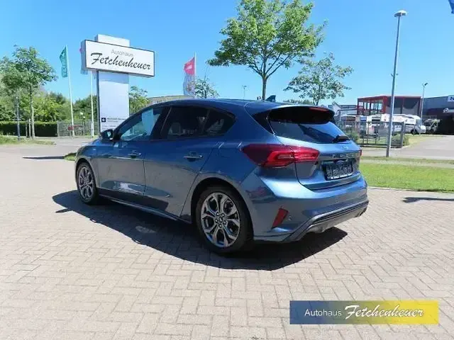 Gebraucht Ford Focus ST-Line X 125 PS (91 kW) 2024 Chromablau Limousine
